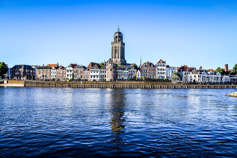 IJessel River和Beautiful Deventer，荷兰